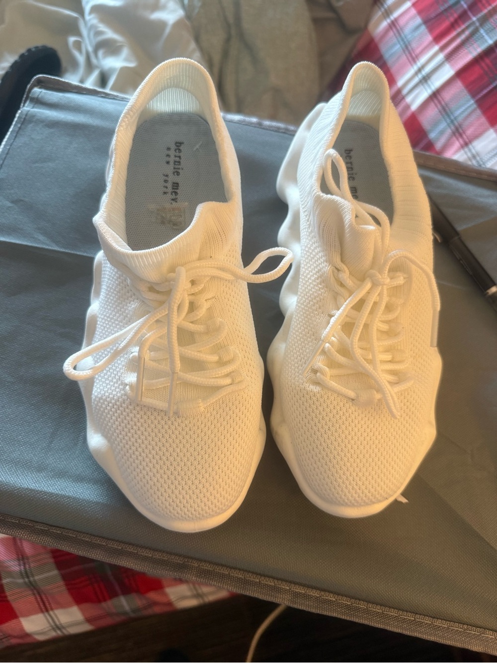 Bernie Mev White Knit Slip-On Sneakers